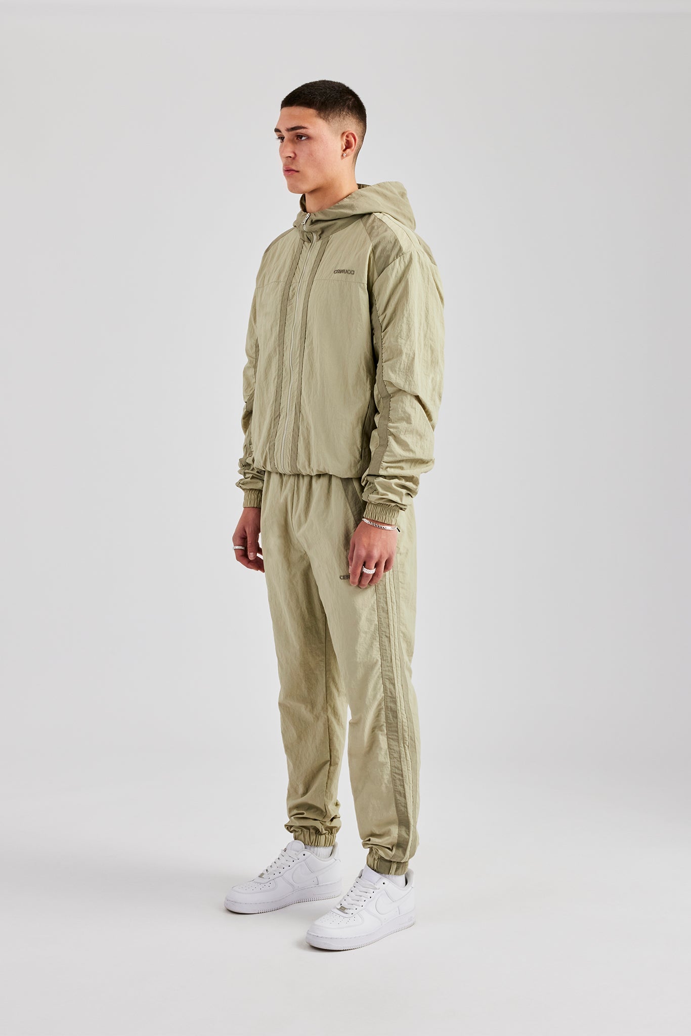 Nylon-Trainingsanzug mit durchgehendem Reißverschluss und Farbblockdesign – Helles Khaki
